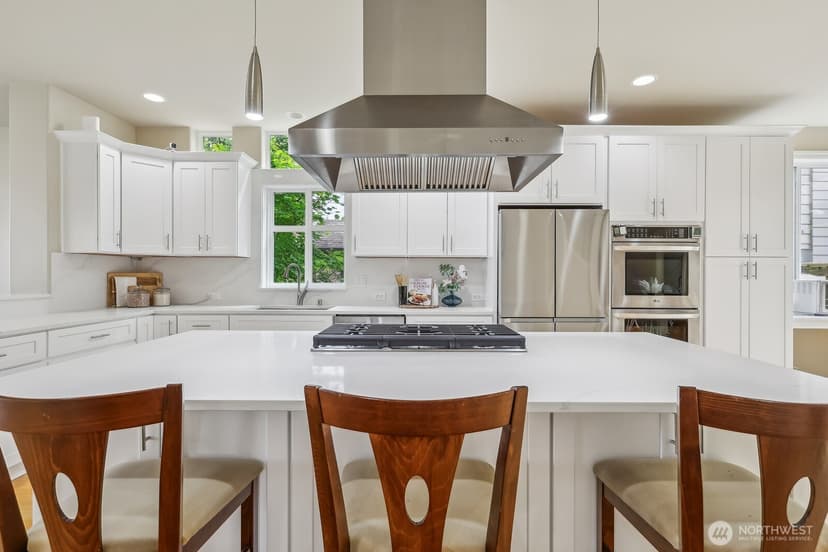 Property photo for 721 Lingering Pine Drive NW, Issaquah photo 17