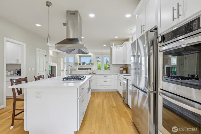 Property photo for 721 Lingering Pine Drive NW, Issaquah photo 18