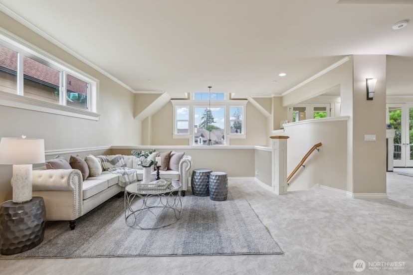 Property photo for 721 Lingering Pine Drive NW, Issaquah photo 8