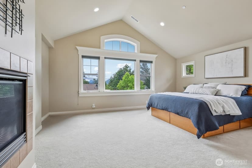 Property photo for 721 Lingering Pine Drive NW, Issaquah photo 28