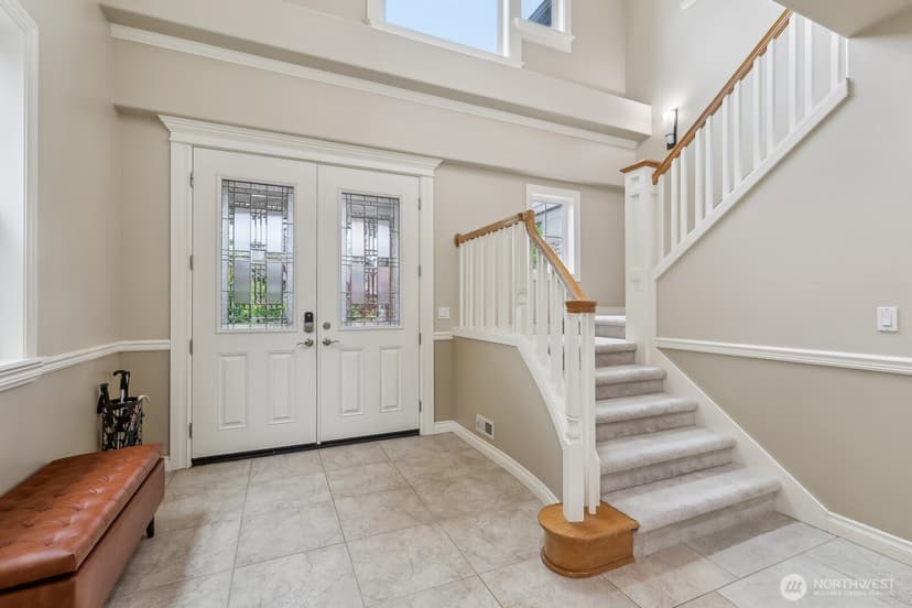Property photo for 721 Lingering Pine Drive NW, Issaquah photo 3