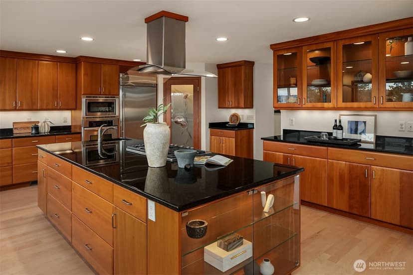 Property photo for 8533 NE Juanita Drive, Kirkland photo 5