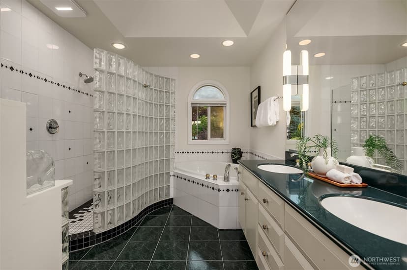 Property photo for 8533 NE Juanita Drive, Kirkland photo 21