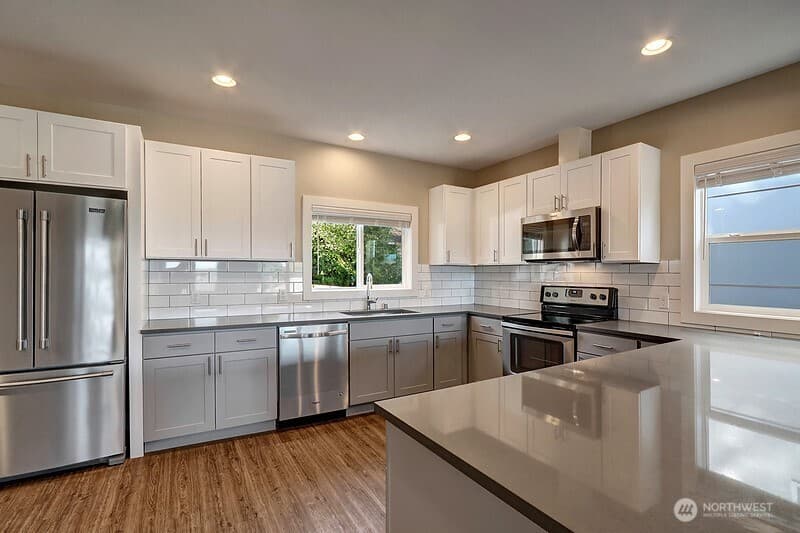 Property photo for 5037 21st Avenue NE, Seattle photo 6