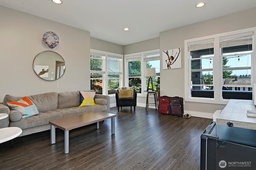 Property photo for 5037 21st Avenue NE, Seattle photo 5