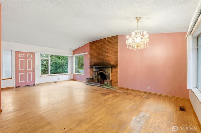 Property photo for 10012 8th Avenue NW, Seattle photo 4