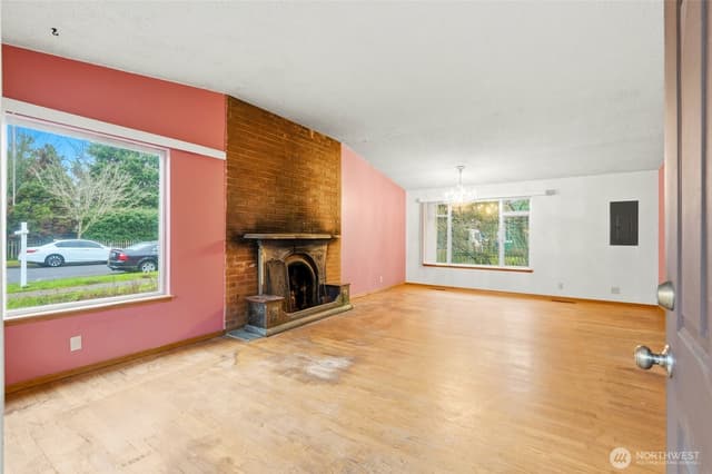 Property photo for 10012 8th Avenue NW, Seattle photo 5