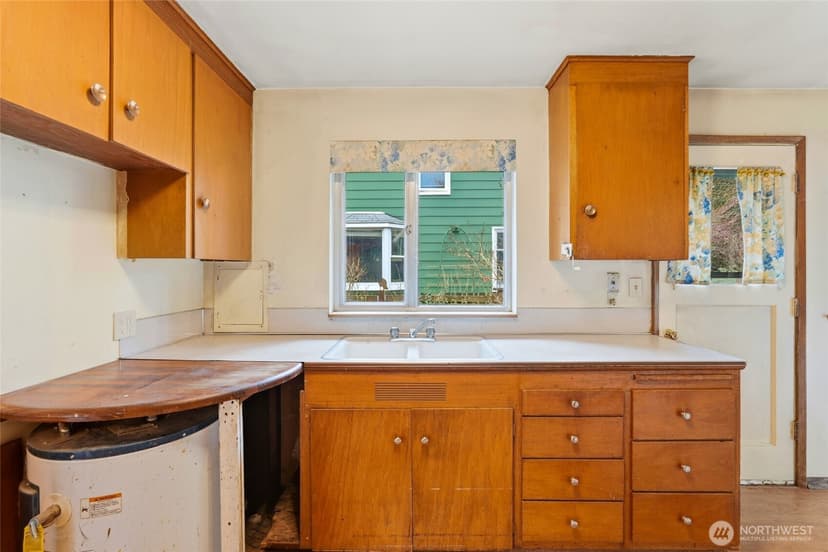 Property photo for 10012 8th Avenue NW, Seattle photo 13