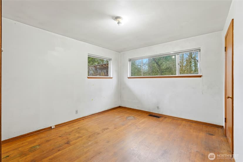Property photo for 10012 8th Avenue NW, Seattle photo 17
