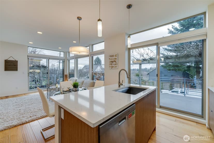 Property photo for 781 26th Avenue E, Seattle photo 7