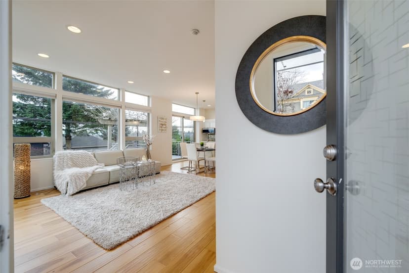 Property photo for 781 26th Avenue E, Seattle photo 3