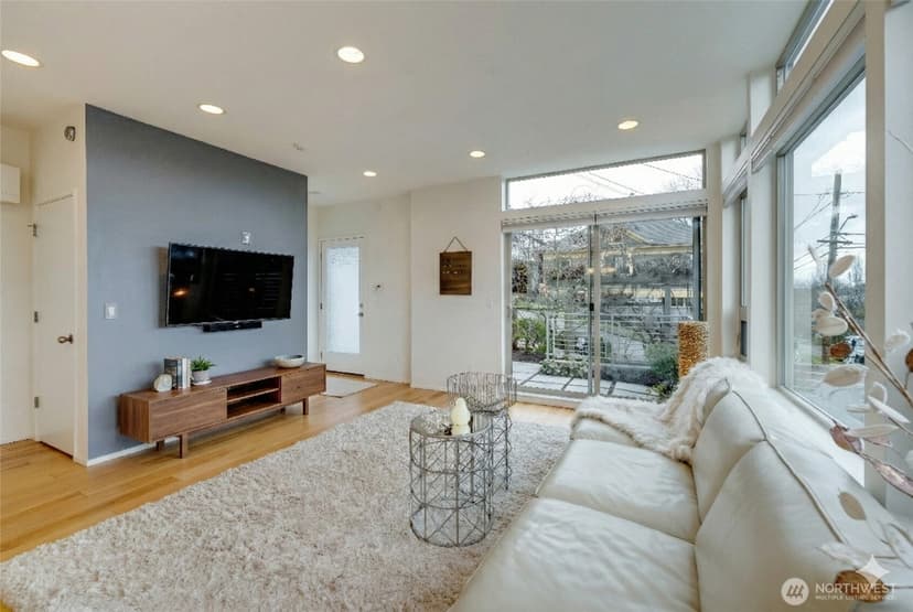 Property photo for 781 26th Avenue E, Seattle photo 6