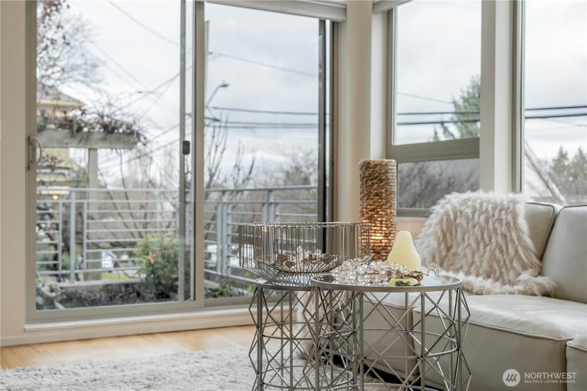 Property photo for 781 26th Avenue E, Seattle photo 5