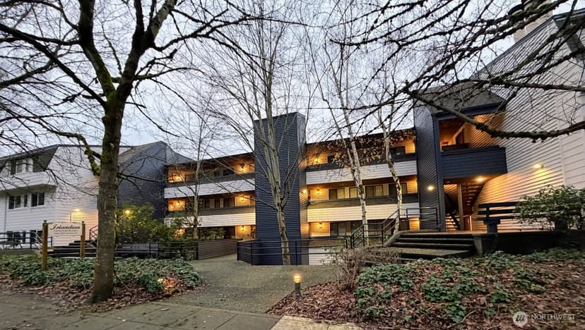 Property photo for 3055 80th Avenue SE #204, Mercer Island photo 17