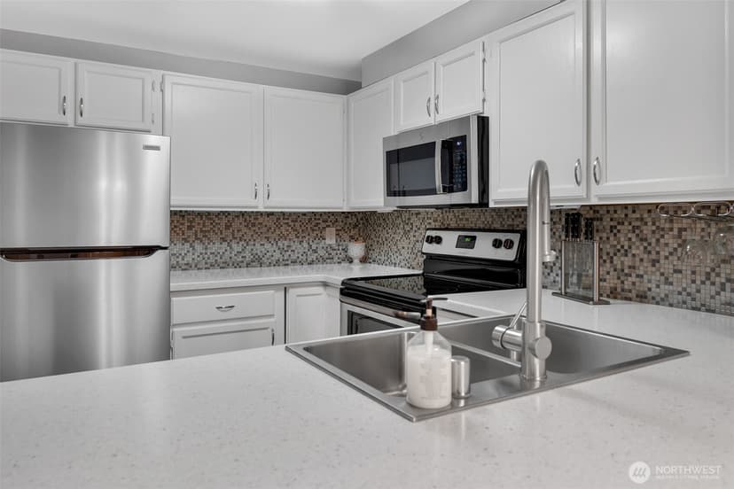 Property photo for 17306 119th Lane SE #M11, Renton photo 5