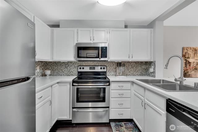 Property photo for 17306 119th Lane SE #M11, Renton photo 4