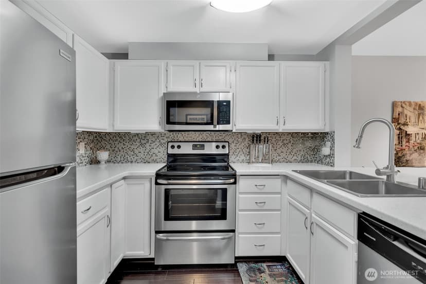 Property photo for 17306 119th Lane SE #M11, Renton photo 4