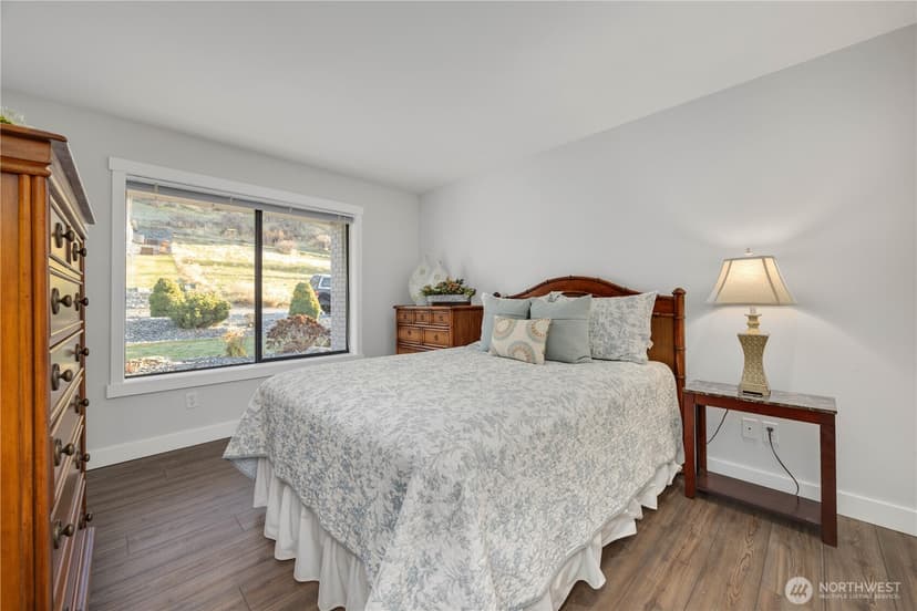 Property photo for 2885 Lakeshore Drive, Manson photo 19