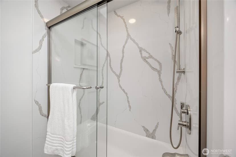 Property photo for 2885 Lakeshore Drive, Manson photo 18