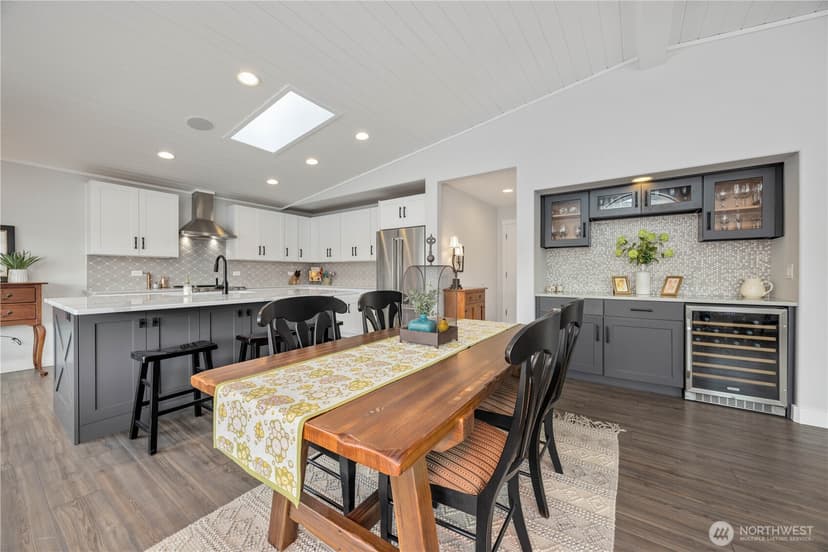Property photo for 2885 Lakeshore Drive, Manson photo 9