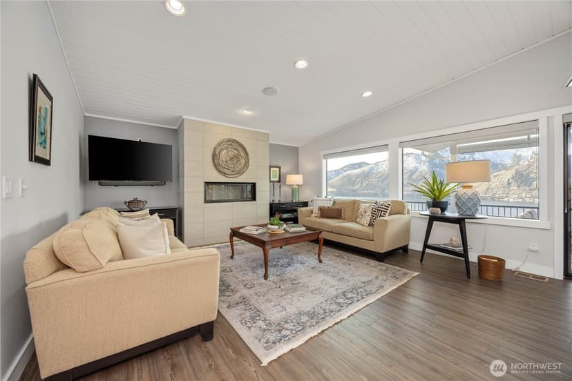 Property photo for 2885 Lakeshore Drive, Manson photo 6