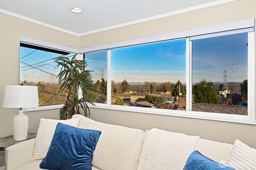Property photo for 2525 S Raymond Street, Seattle photo 5