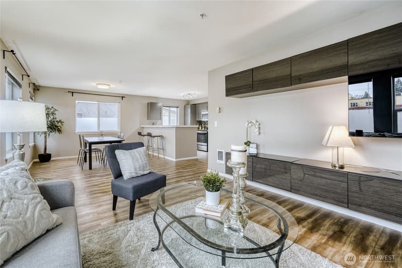 Property photo for 10511 Midvale Avenue N #302, Seattle photo 3