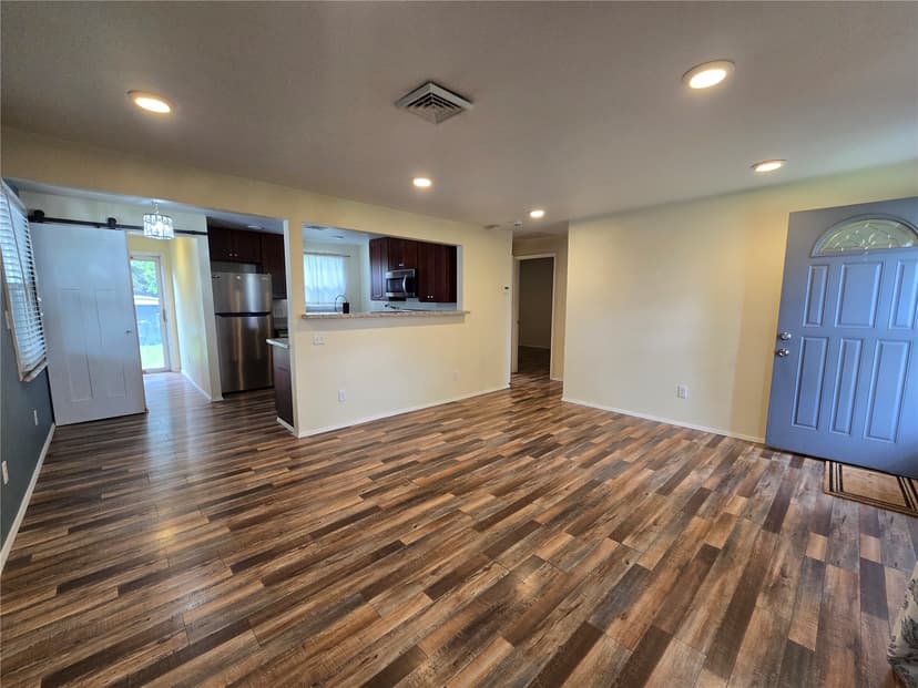 Property photo for 8510 33rd Avenue S, Lakewood photo 5