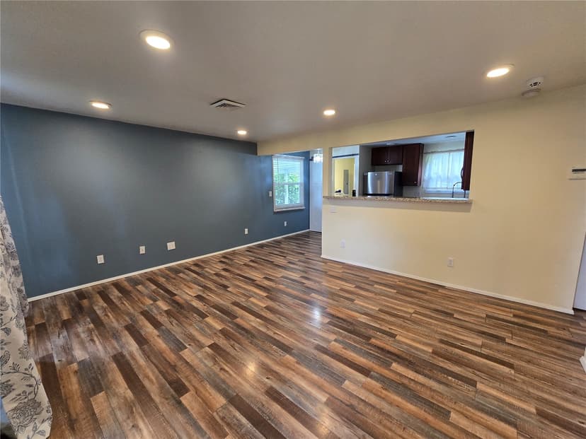 Property photo for 8510 33rd Avenue S, Lakewood photo 6