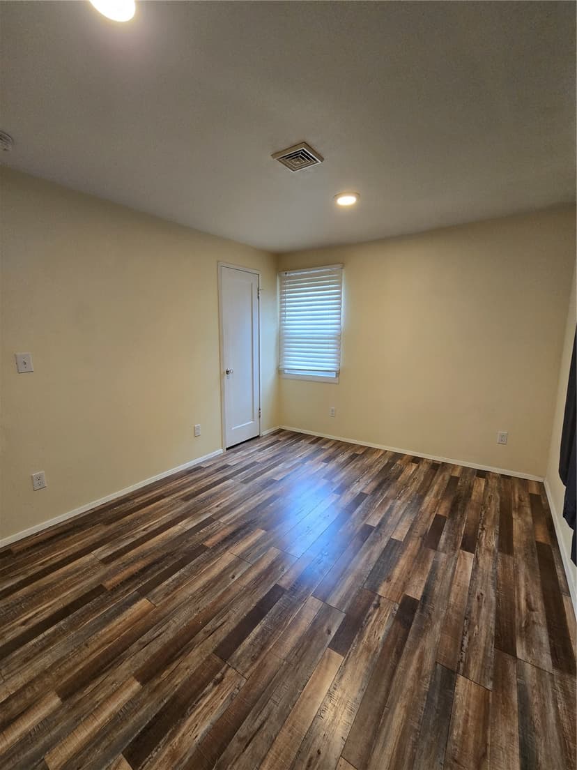 Property photo for 8510 33rd Avenue S, Lakewood photo 13