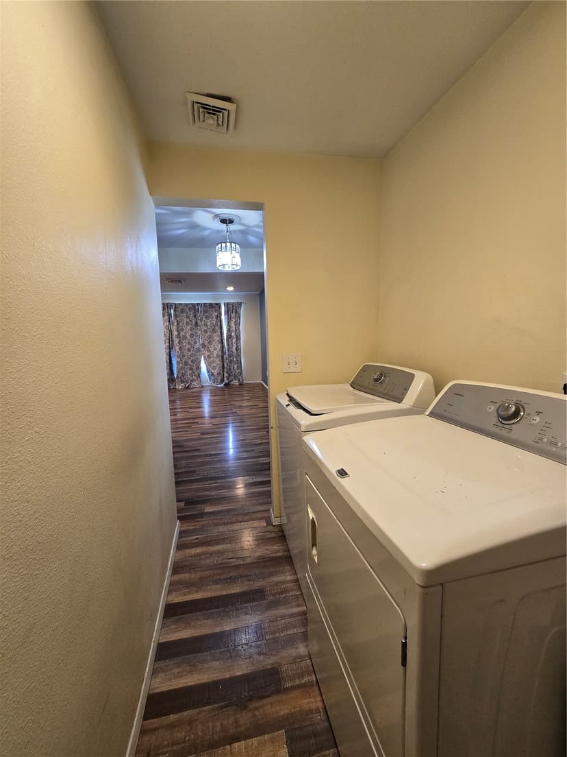 Property photo for 8510 33rd Avenue S, Lakewood photo 15