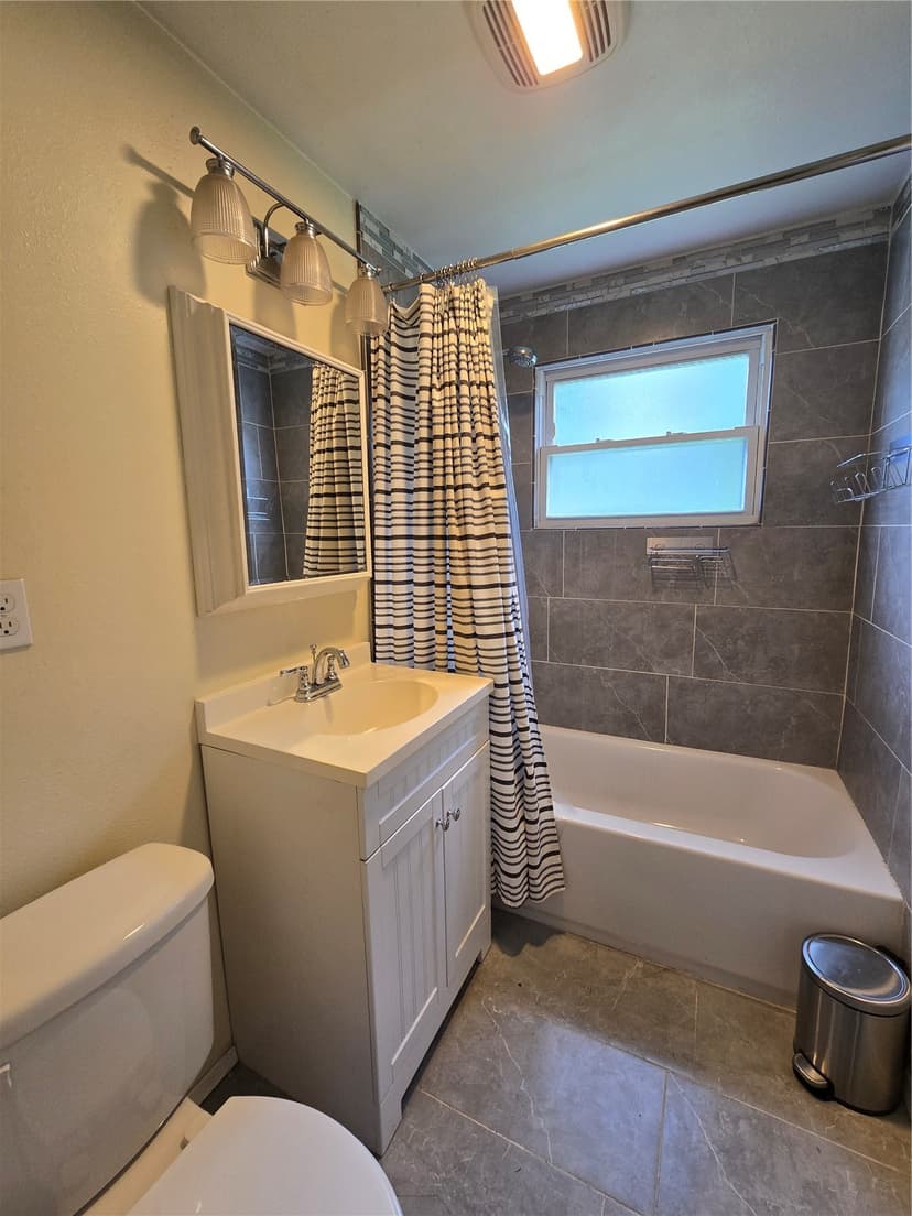 Property photo for 8510 33rd Avenue S, Lakewood photo 14