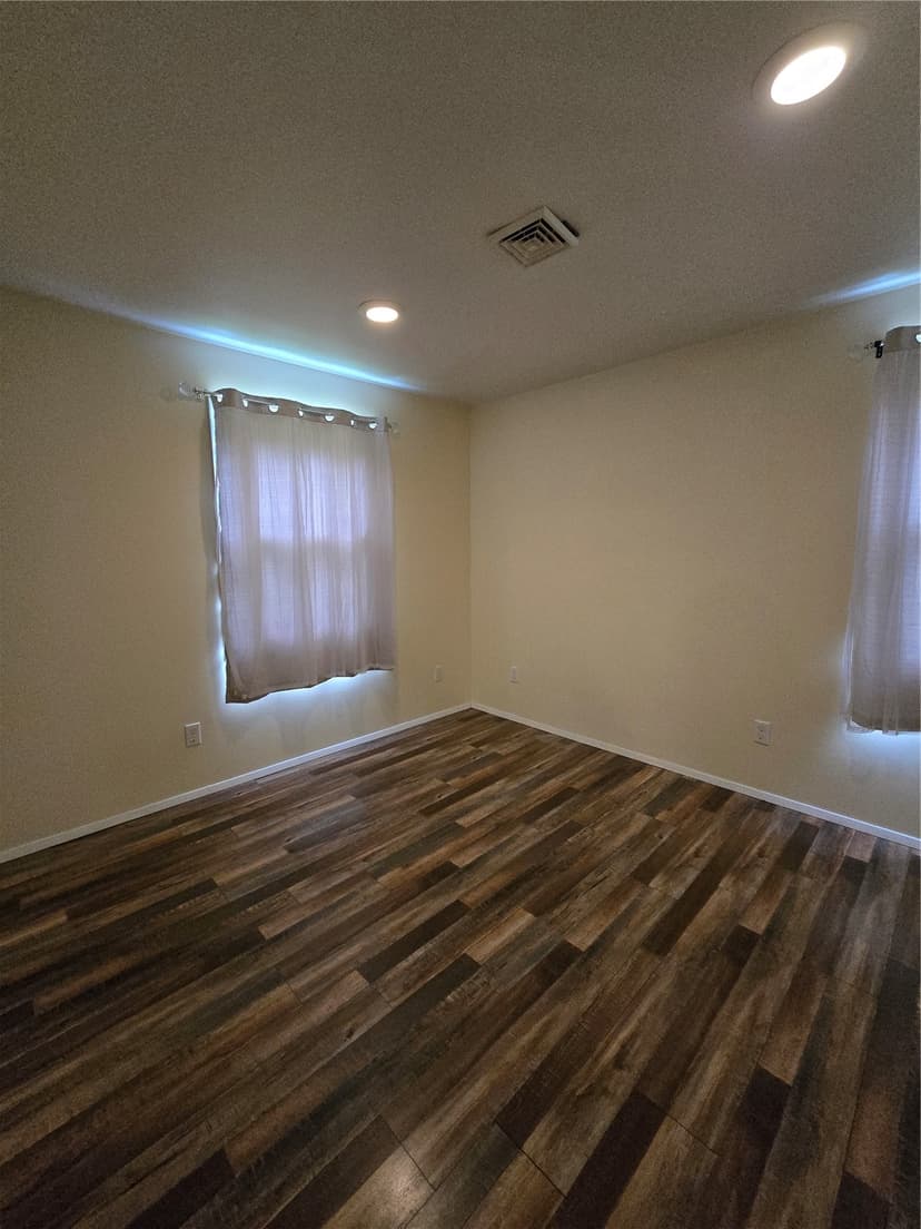 Property photo for 8510 33rd Avenue S, Lakewood photo 11