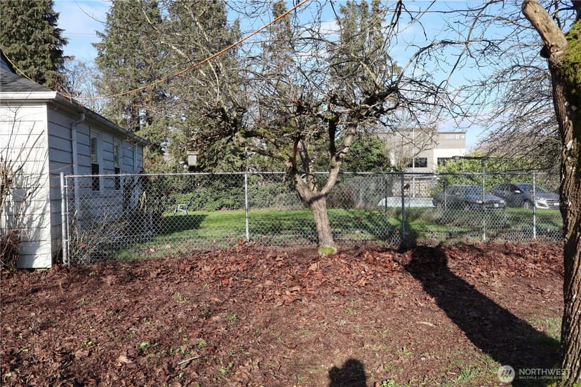 Property photo for 8510 33rd Avenue S, Lakewood photo 19