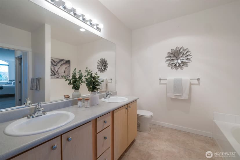 Property photo for 13301 SE 79th Place #B-402, Newcastle photo 15