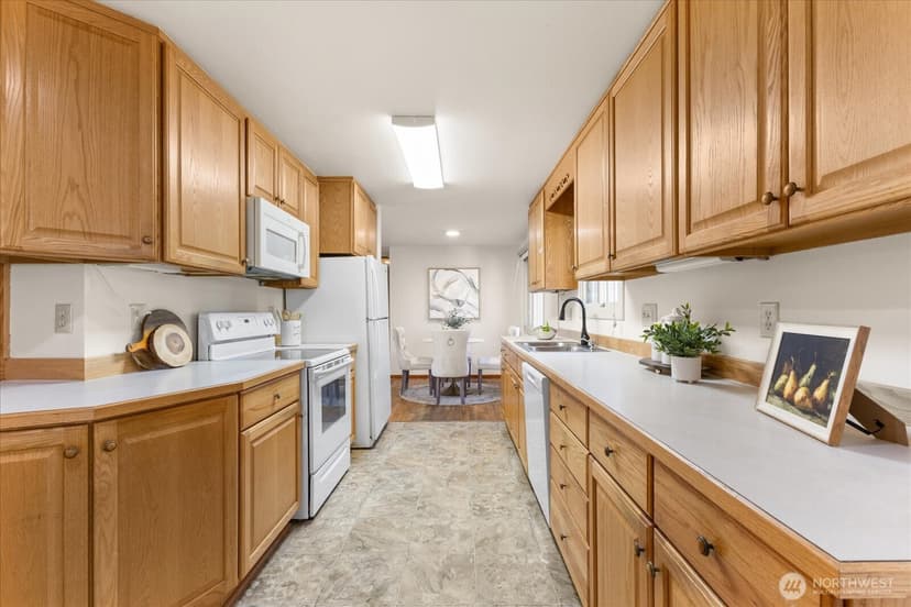 Property photo for 18921 34th Avenue S, SeaTac photo 8