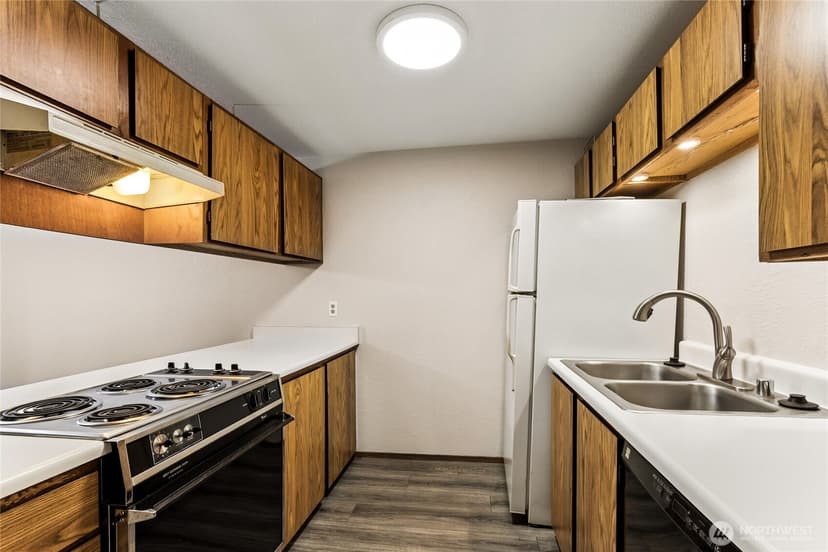 Property photo for 19855 25th Avenue NE #210, Shoreline photo 8