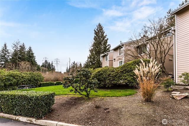 Property photo for 19855 25th Avenue NE #210, Shoreline photo 2