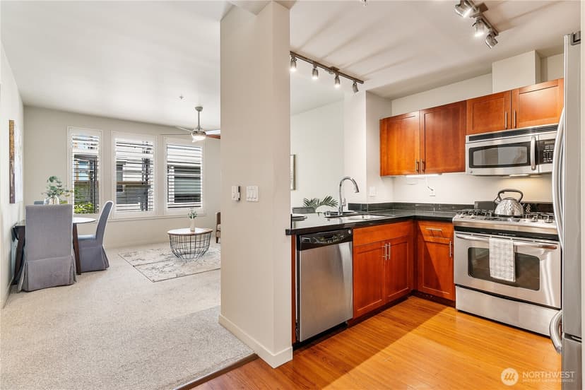 Property photo for 15100 6th Avenue SW #420, Burien photo 3