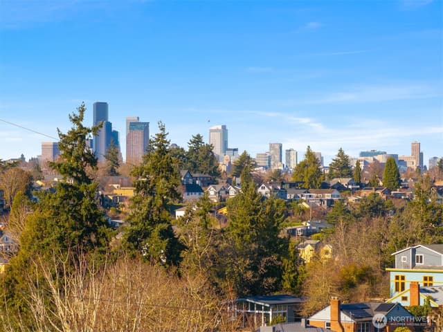Property photo for 4705 S Oregon Street, Seattle photo 4
