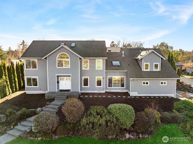 Property photo for 4705 S Oregon Street, Seattle photo 2