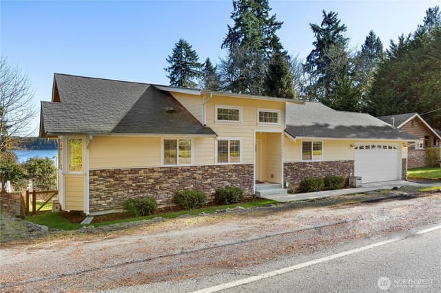 Property photo for 8498 Illahee Road NE, Bremerton photo 2