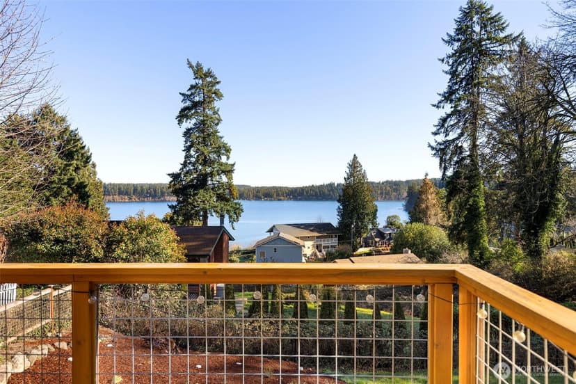 Property photo for 8498 Illahee Road NE, Bremerton photo 4