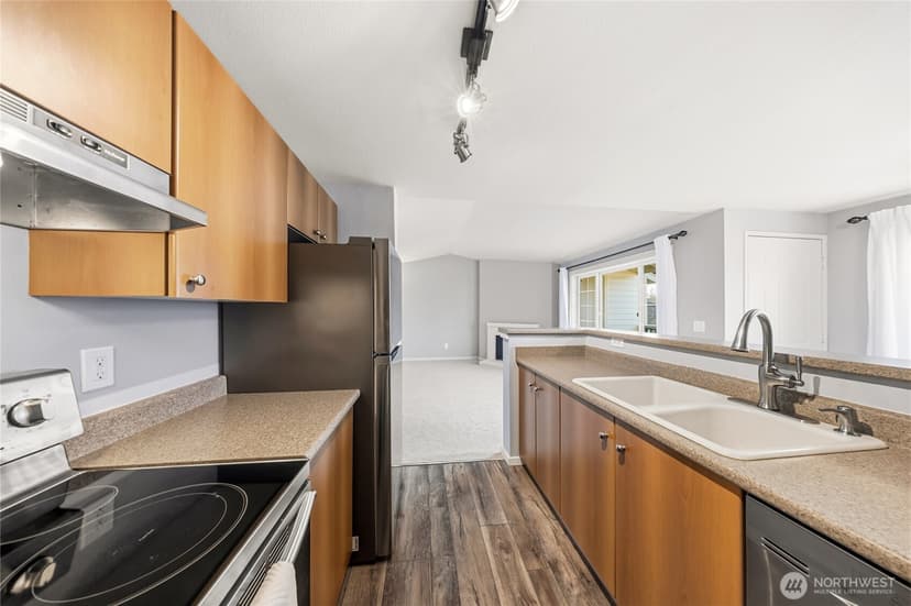 Property photo for 12404 E Gibson Road #G202, Everett photo 15
