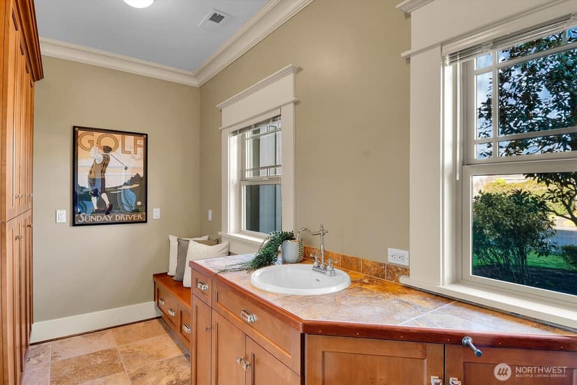 Property photo for 4905 NE Park Place, Seattle photo 18