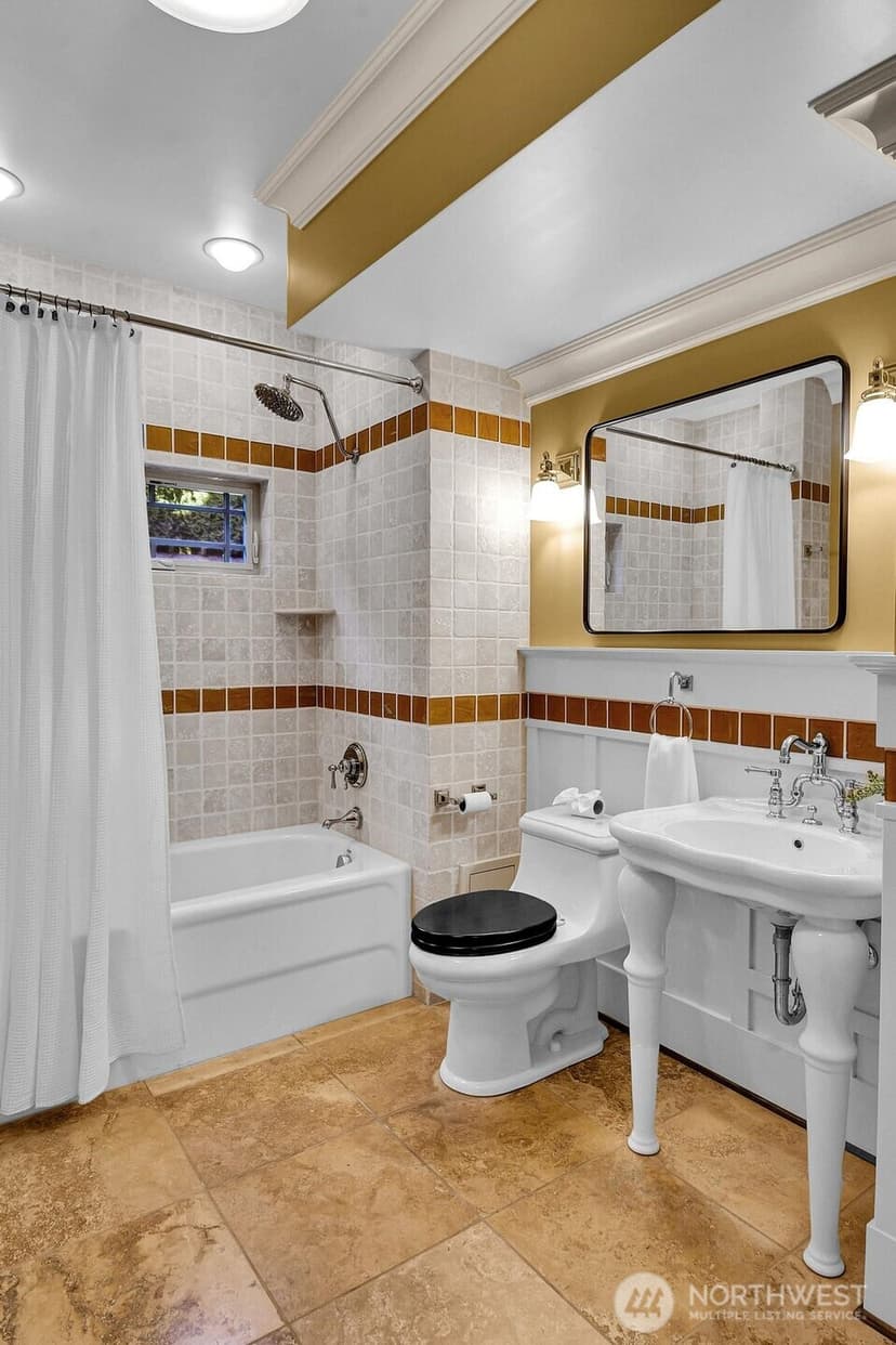 Property photo for 4905 NE Park Place, Seattle photo 5