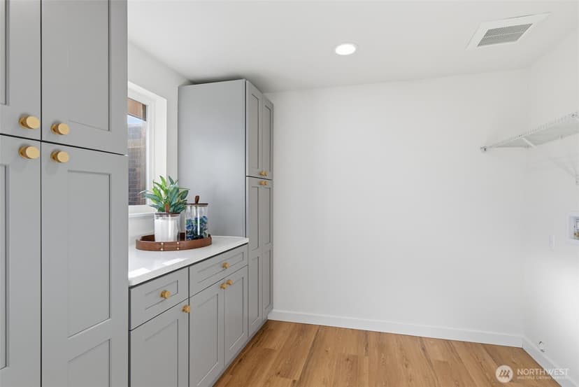 Property photo for 8505 Bridgeport Way SW, Lakewood photo 18