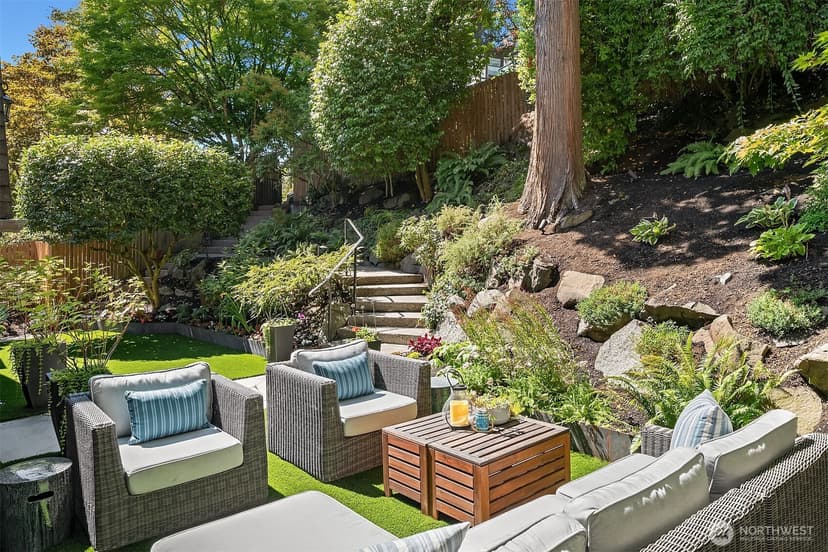 Property photo for 3220 Sierra Drive S, Seattle photo 37