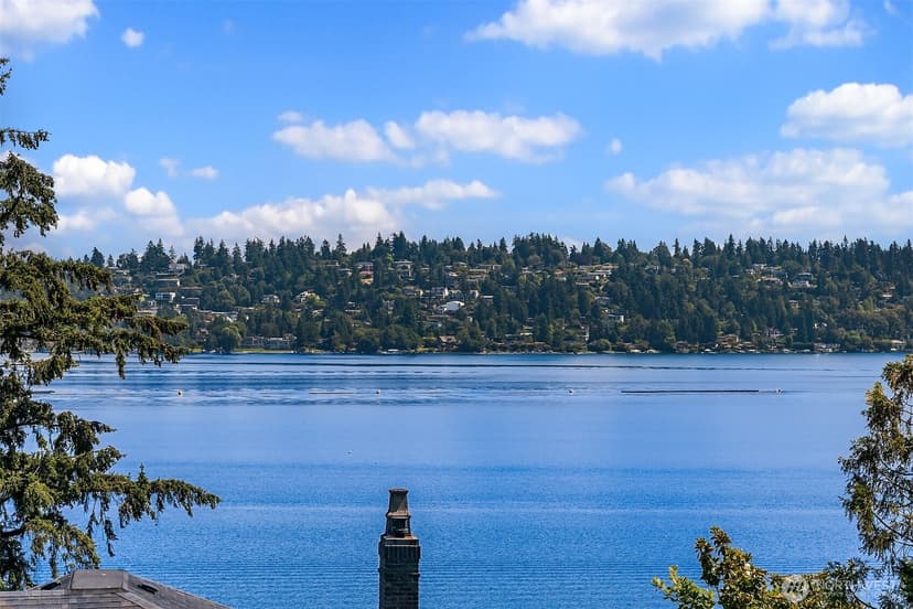 Property photo for 3220 Sierra Drive S, Seattle photo 2