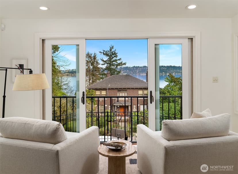 Property photo for 3220 Sierra Drive S, Seattle photo 8